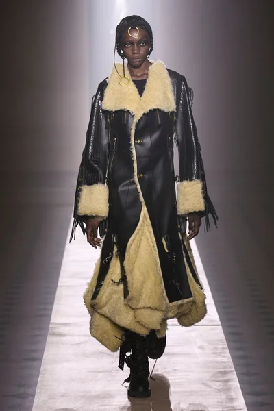 Look 26